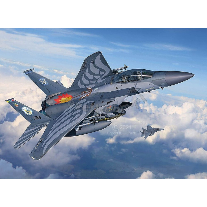 REVELL 1/72 F-15E STRIKE EAGLE (03841)