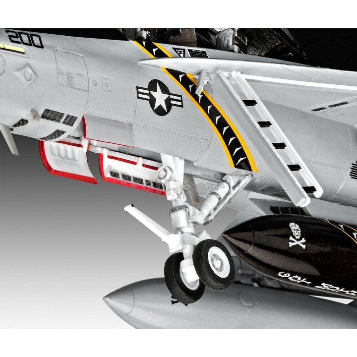 REVELL 1/72 F/A18F SUPER HORNET (03834)