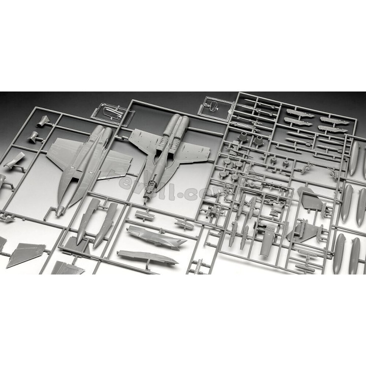 REVELL 1/72 F/A18F SUPER HORNET (03834)