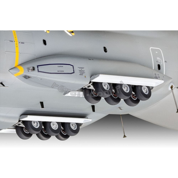 REVELL 1/72 AIRBUS A400M ATLAS "RAF" (03822)