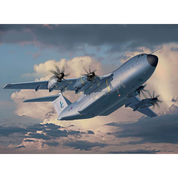 REVELL 1/72 AIRBUS A400M ATLAS "RAF" (03822)