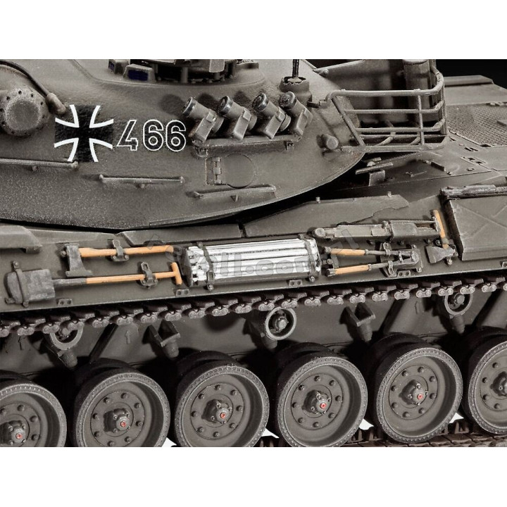 REVELL 1/35 LEOPARD 1 (2.-4TH PRODUCTION) (03240)