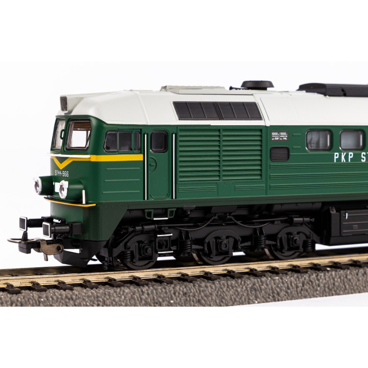 PIKO 52909 DIESEL LOCOMOTIVE ST44-966 PKP IV