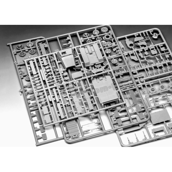 REVELL 1/72 sWS WITH FLAK 43 AND Sd.Ah. 58. AMMO TRAILER (03293)