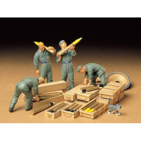 TAMIYA 1/35 GERMAN TANK AMMO - LOADING CREW (35188)