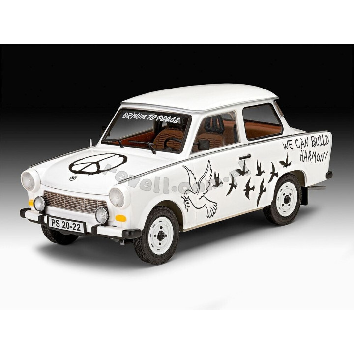 REVELL 1/24 TRABANT 601 BUILDERS CHOICE (07713)