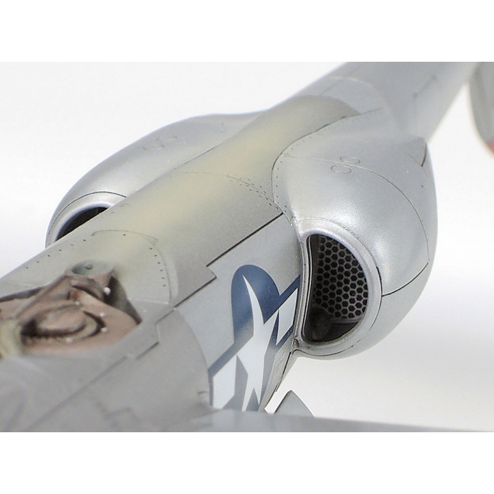 TAMIYA 1/48 LOCKHEED P - 38J LIGHTNING (61123)