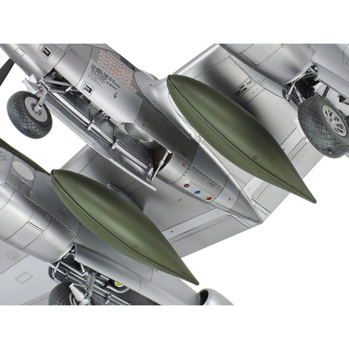TAMIYA 1/48 LOCKHEED P - 38J LIGHTNING (61123)