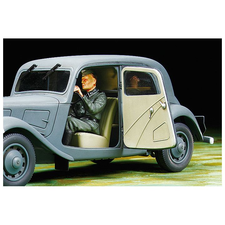 TAMIYA 1/35 CITROEN TRACTION 11CV - SLUŽEBNÍ VŮZ (35301)