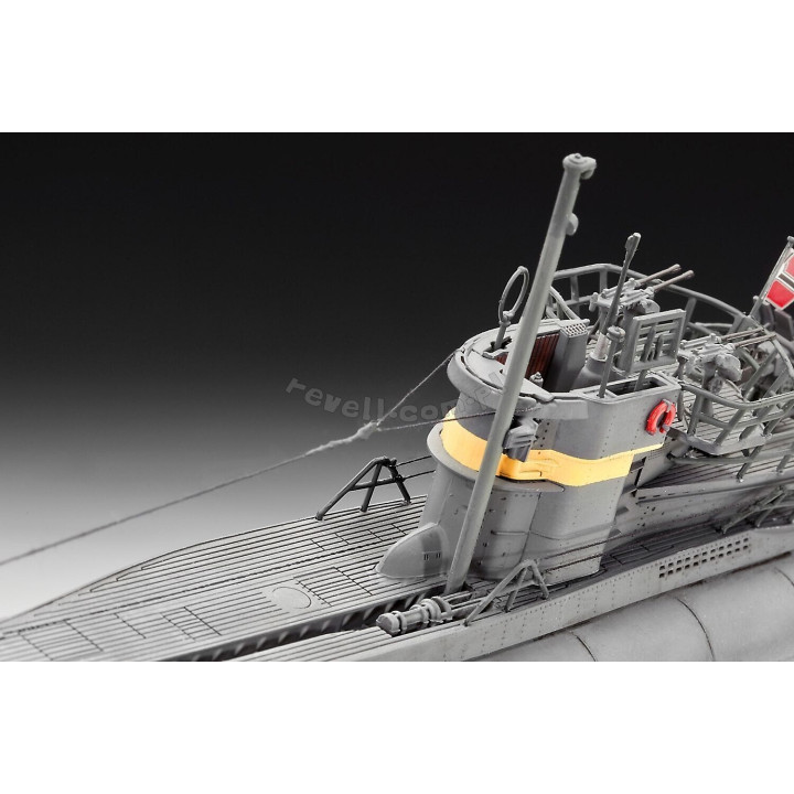 REVELL 1/144 GERMAN SUBMARINE TYPE VII   C/41 ATLANTIC VERSION (05100)