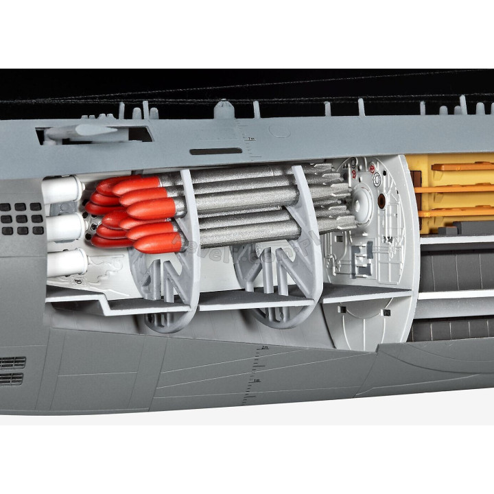 REVELL 1/144 NĚMECKÝ U-BOAT XXI U S INTERIÉREM 05078