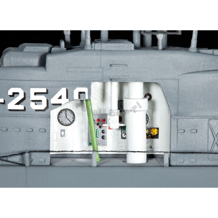 REVELL 1/144 GERMAN U-BOAT XXI U WITH INTERIOR 05078