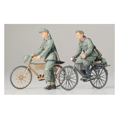 TAMIYA 1/35 GERMAN SOLDIERS WITH BICYCLES (35240)