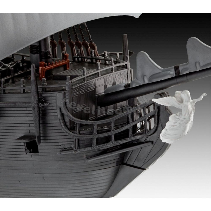 REVELL 1/150 BLACK PEARL / EASY CLICK SYSTEM (05499)