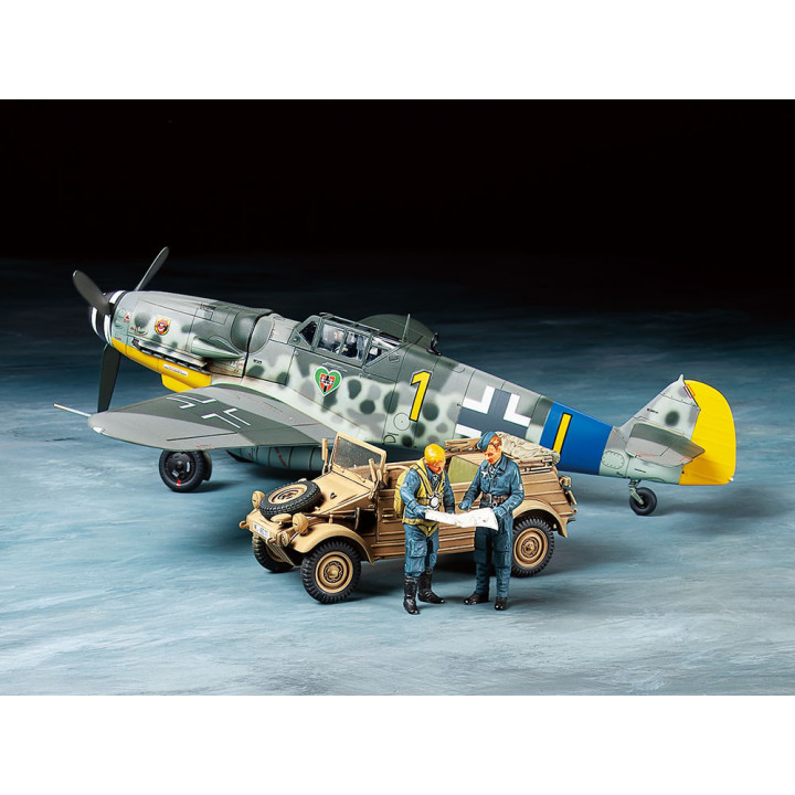 TAMIYA 1/48 Messerschmitt Bf 109 G-6 &   Kubelwagen Type 82 Set (25204)
