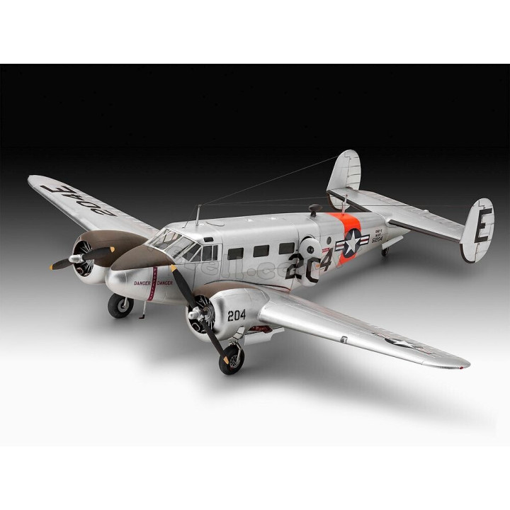 REVELL 1/48 BEECHCRAFT MODEL 18 (03811)