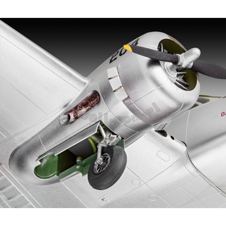 REVELL 1/48 BEECHCRAFT MODEL 18 (03811)