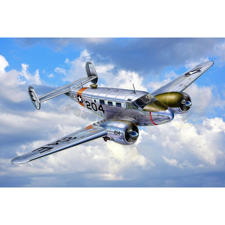 REVELL 1/48 BEECHCRAFT MODEL 18 (03811)