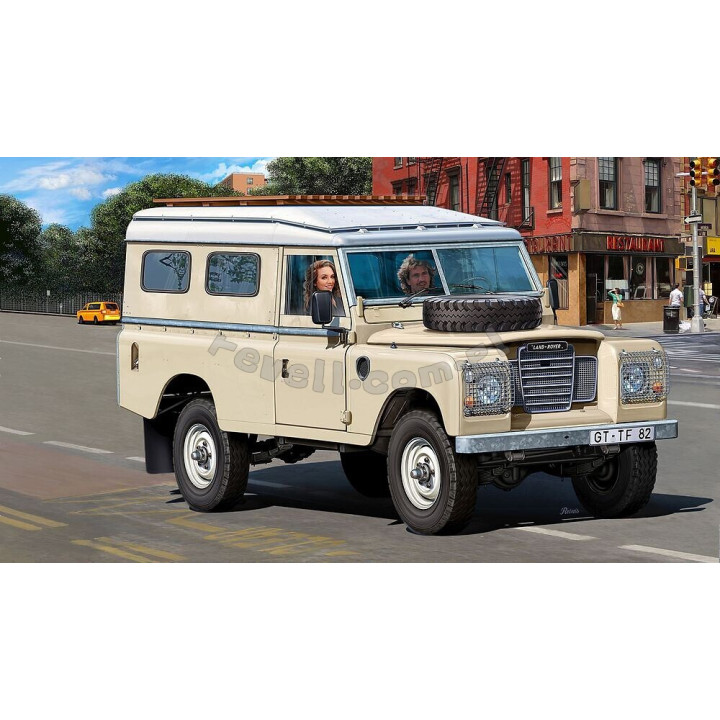 REVELL 1/24 LAND ROVER SERIES III LWB (07056)