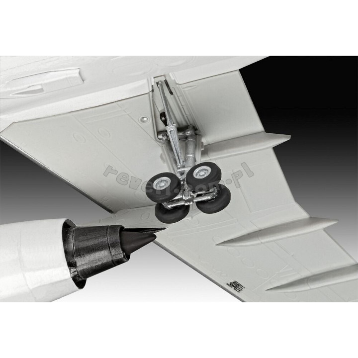 REVELL 1/144 AIRBUS A300-600ST "BELUGA" (03817)