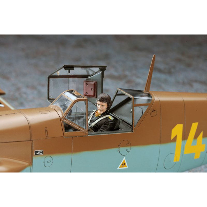HASEGAWA 1/32 MESSERSCHMITT Bf 109F-4    Trop (HAST31)