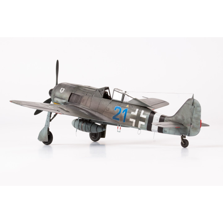 EDUARD 1/48 FOCKE-WULF Fw 190A-8/R2      (82145)
