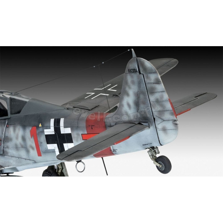 REVELL 1/32 FOCKE-WULF Fw 190A-8 / R-2   "STURMBOCK" (03874)