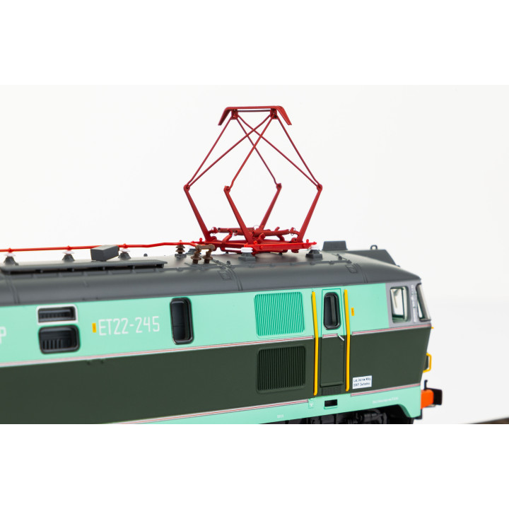 PIKO 96339 ELECTRIC LOCOMOTIVE ET22 PKP ep.IV