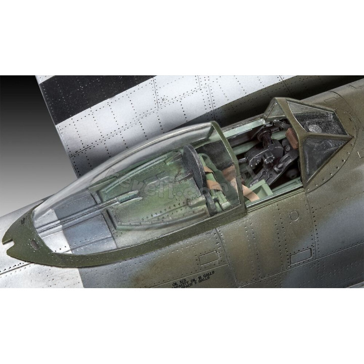 REVELL 1/32 HAWKER TEMPEST MK.V (03851)