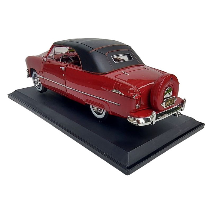MAISTO 1/18 FORD 1950 CUSTOM czerwony