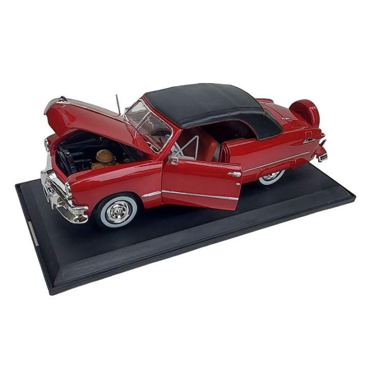 MAISTO 1/18 FORD 1950 CUSTOM czerwony