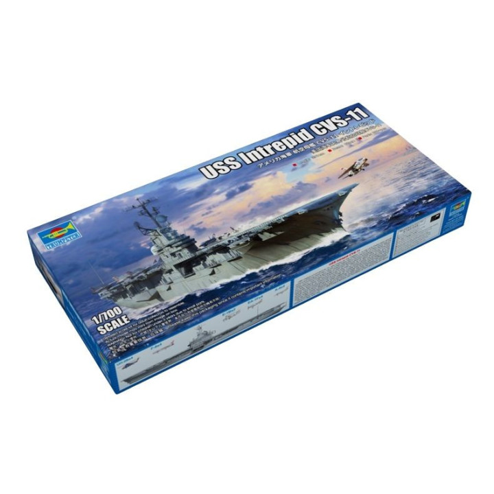 TRUMPETER 1/700 USS INTREPID CVS-11      (06743)