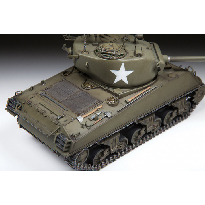 ZVEZDA 1/35 US MEDIUM TANK M4A3 SHERMAN (3676)