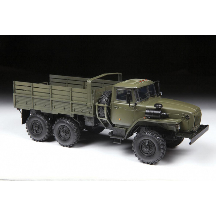 ZVEZDA 1/35 URAL TRUCK 4320 (3654)