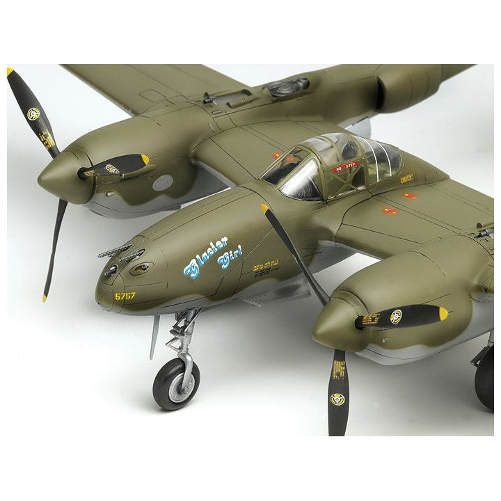 ACADEMY 1/48 P-38F LIGHTING "GLACIER     GIRL" (12208)