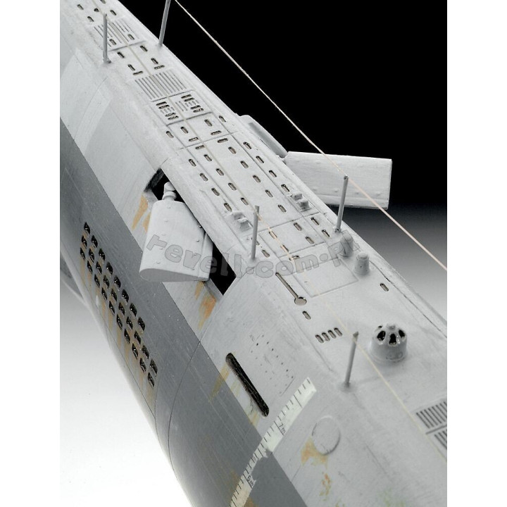 REVELL 1/144 GERMAN SUBMARINE TYPE XXI   (05177)