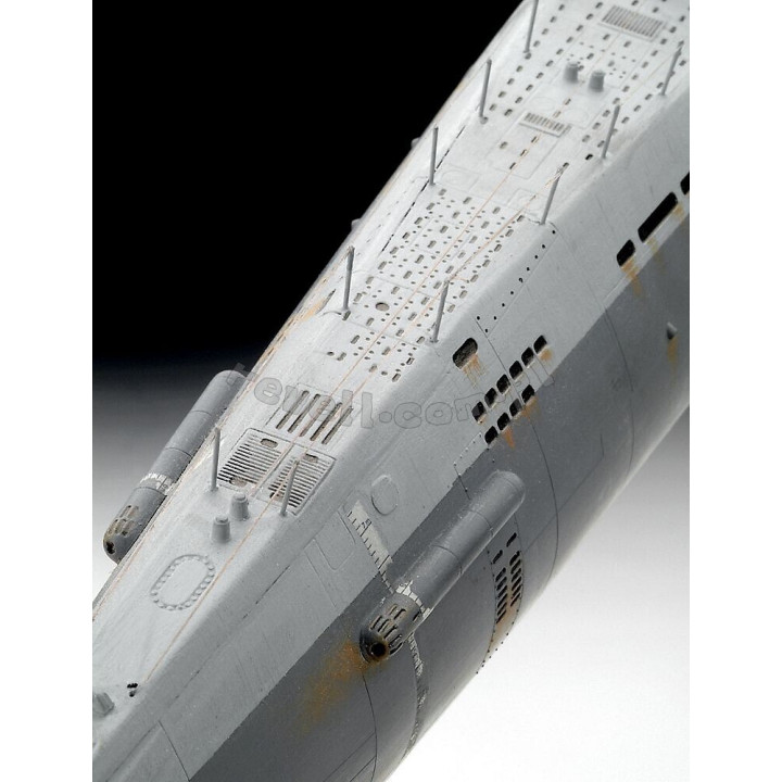REVELL 1/144 GERMAN SUBMARINE TYPE XXI   (05177)