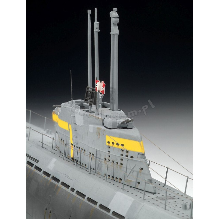 REVELL 1/144 GERMAN SUBMARINE TYPE XXI   (05177)