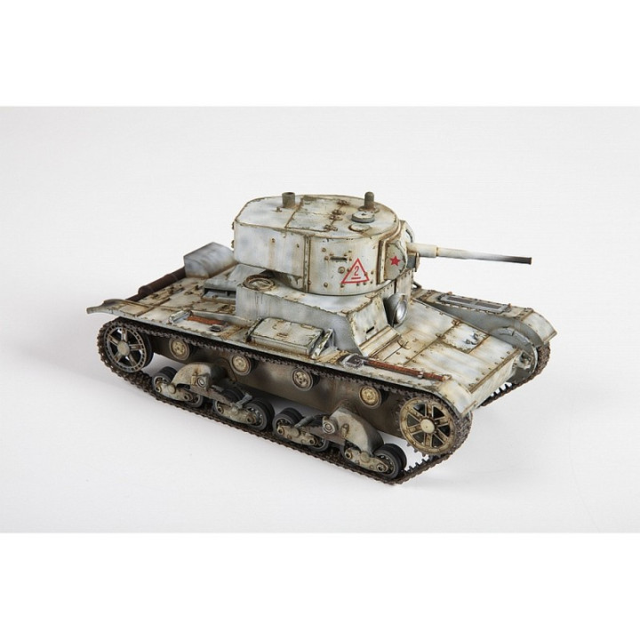 ZVEZDA 1/35 T-26 mod. 1933 SOVIET LIGHT  TANK (3538)