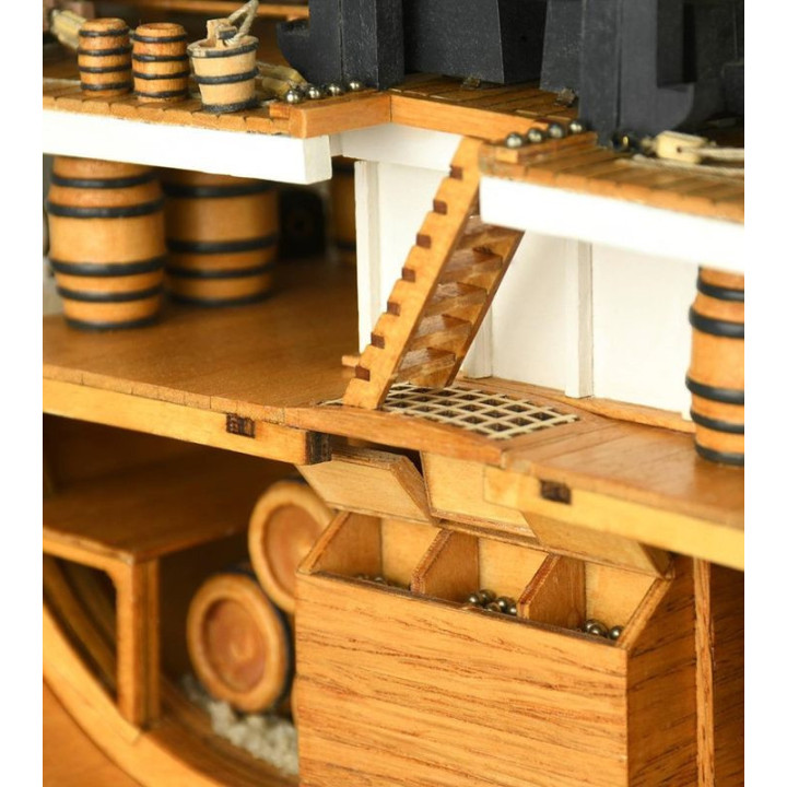 ARTESANIA LATINA 20500 HMS Victory - příčný řez