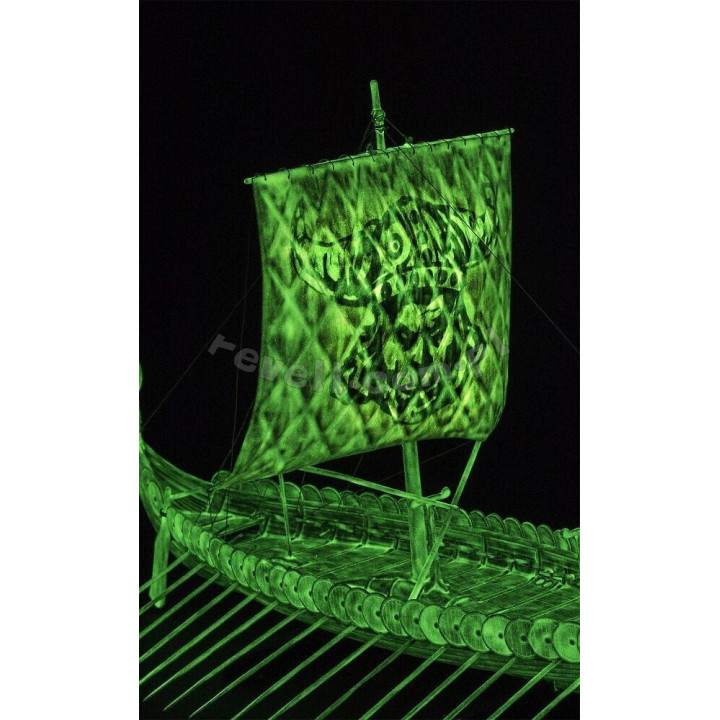 REVELL 1/50 VIKING GHOST SHIP (05428)