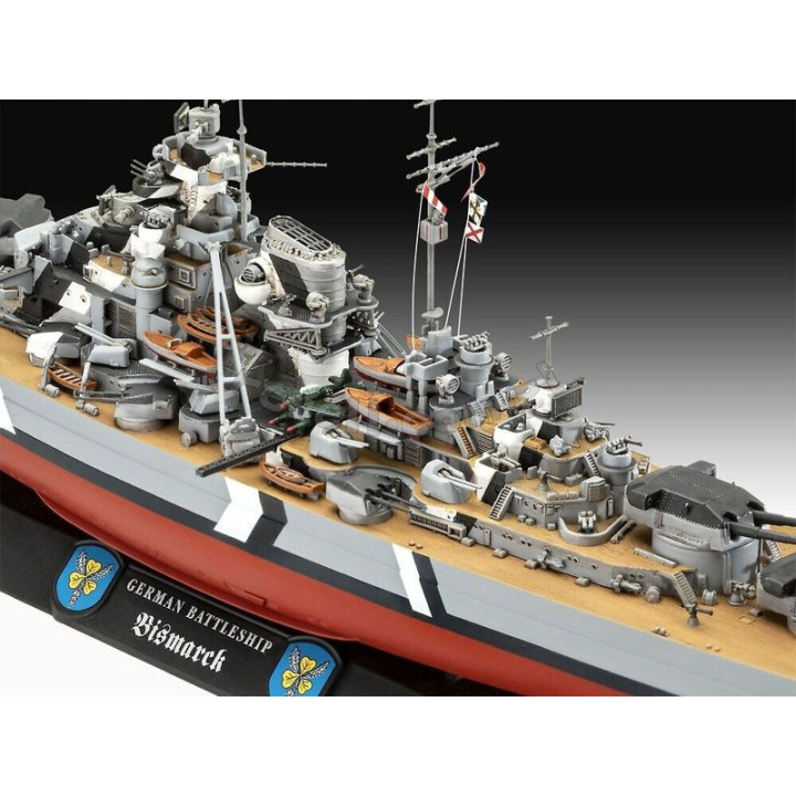 REVELL 1/700 THE LEGENDARY BISMARCK      (05637) SET