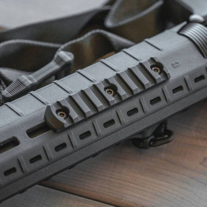 Szyna montażowa -  9 slotów / Picatinny  / M-LOK - aluminiowa (MAG583BLK) MAGPUL