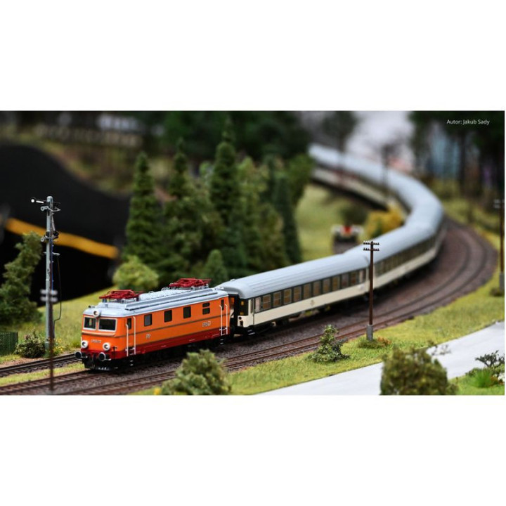 ROBO 200900 EXPRES WARTA - zestaw 7      wagonów + GRATIS