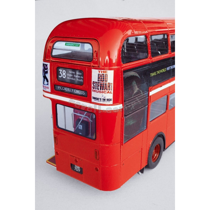 REVELL 1/24 LONDÝNSKÝ AUTOBUS AEC ROUTEMASTER (07651)
