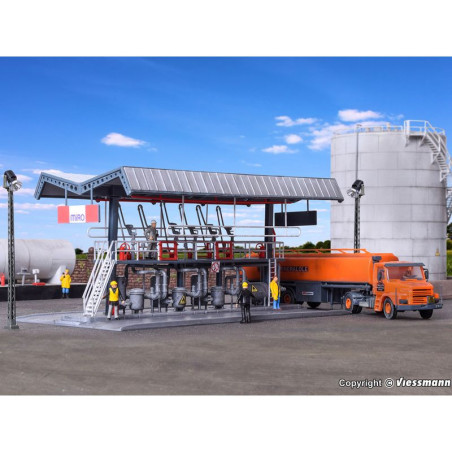 KIBRI 39834 H0 Fuel depot with Scania tanker truck