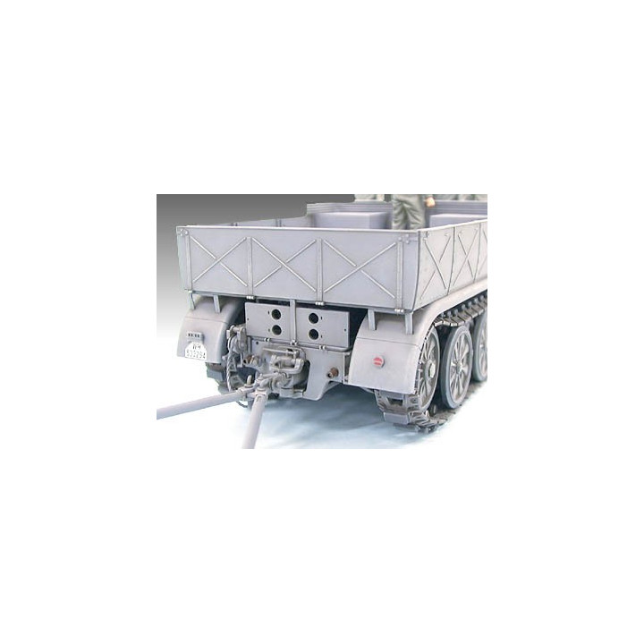 TAMIYA 1/35 NĚMECKÝ 18TUNOVÝ POLOPÁSOVÝ VŮZ FAMO (35239)