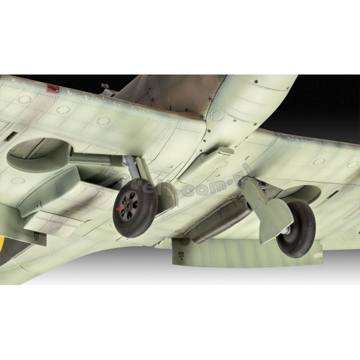 REVELL 1/32 SPITFIRE MK.II IRON MADEN MODEL SET (05688)