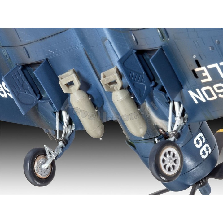REVELL 1/72 F4U-4 CORSAIR (03955)