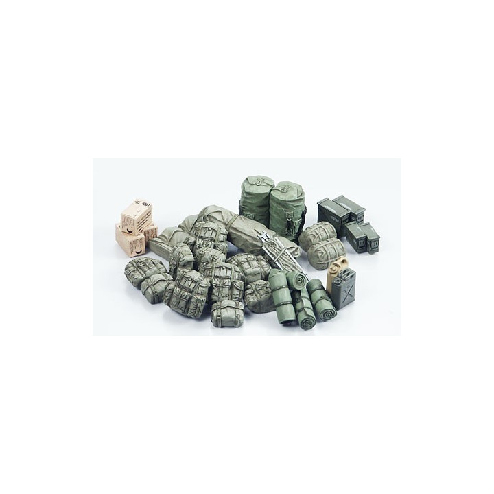 TAMIYA 1/35 MODERN US MILITARY EQUIPMENT SET35266